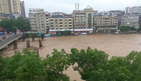 玻璃免费黄片下载入口雨天切斷電源