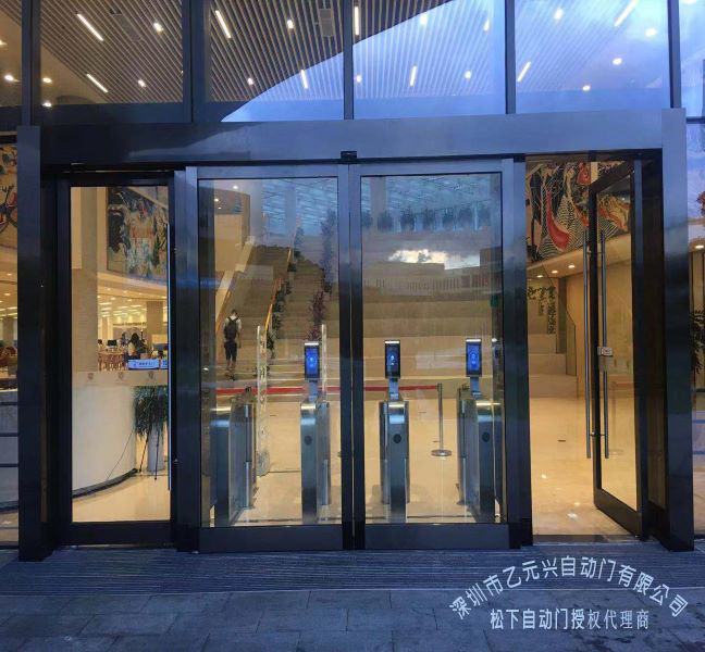 有框玻璃自動免费黄片下载入口